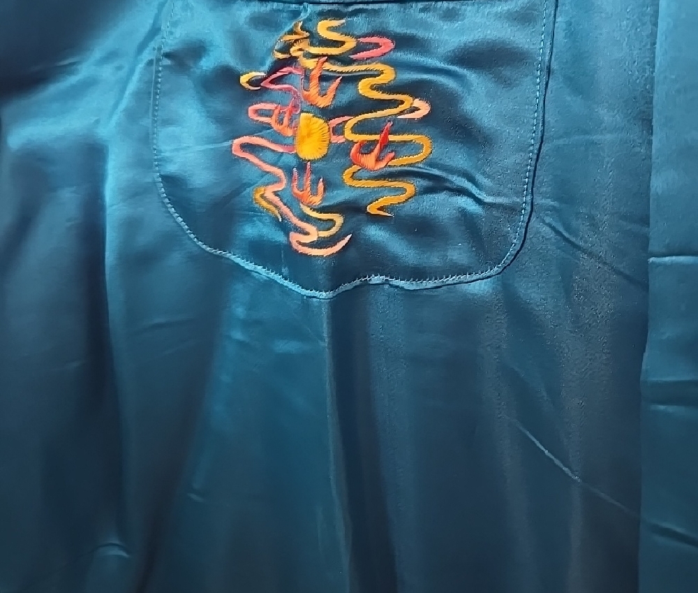 NWOT Vibrant Blue Embroidered Kimono With Dragon Embroidering On Back - Picture 4 of 9